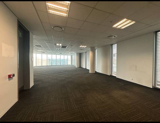 893M² OFFICE TO LET IN SANDTON CENTRAL